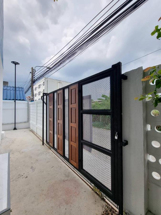 The Zai Apartment Ban Krathum Lom المظهر الخارجي الصورة